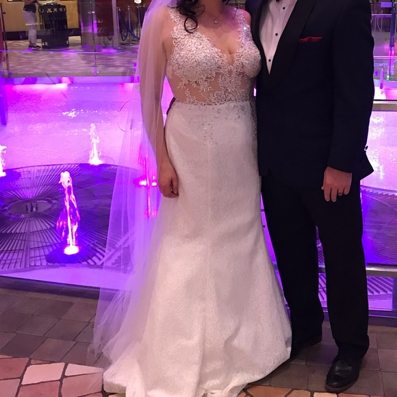 Illusion top wedding gown - Picture 2 of 3